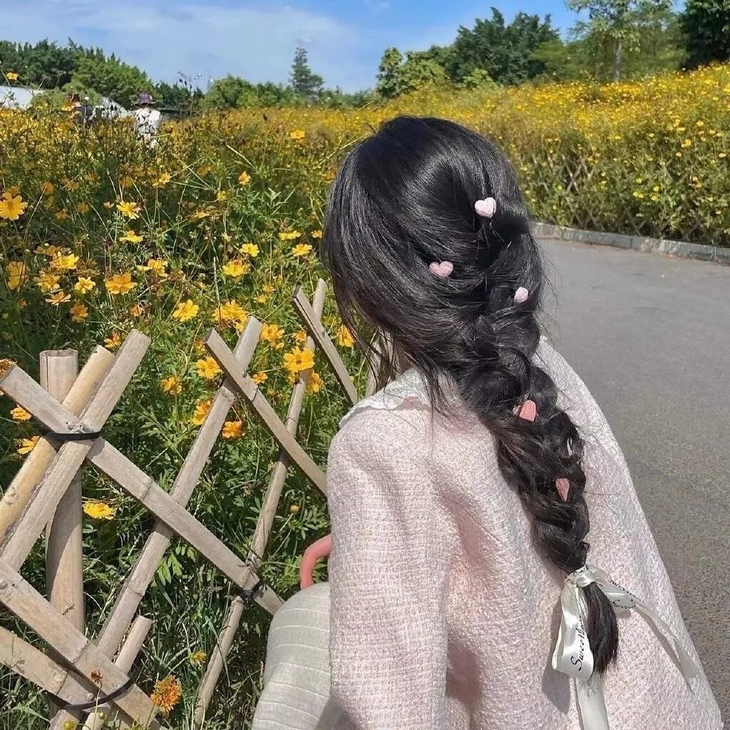 黑影窥窗